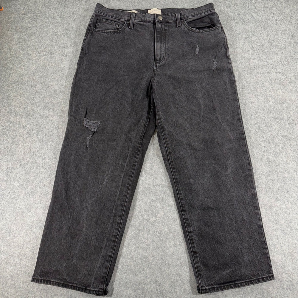 Universal Thread Vintage Straight Jeans Womens 16/33R Black Distressed Denim
